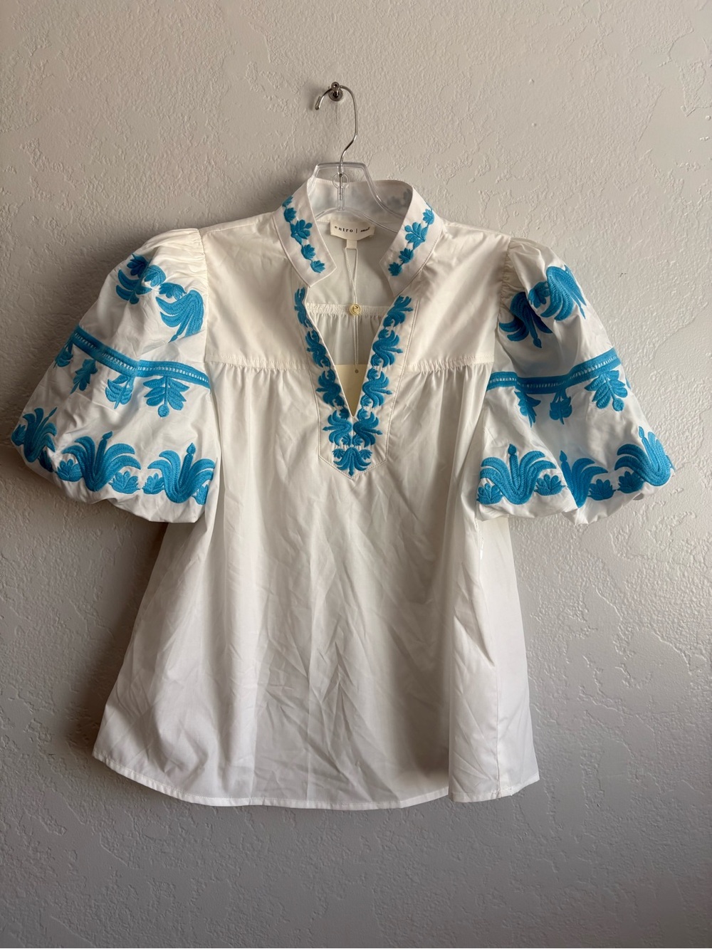 ❤️  New entro White Puff Sleeve Blouse with Turquoise Embroidery